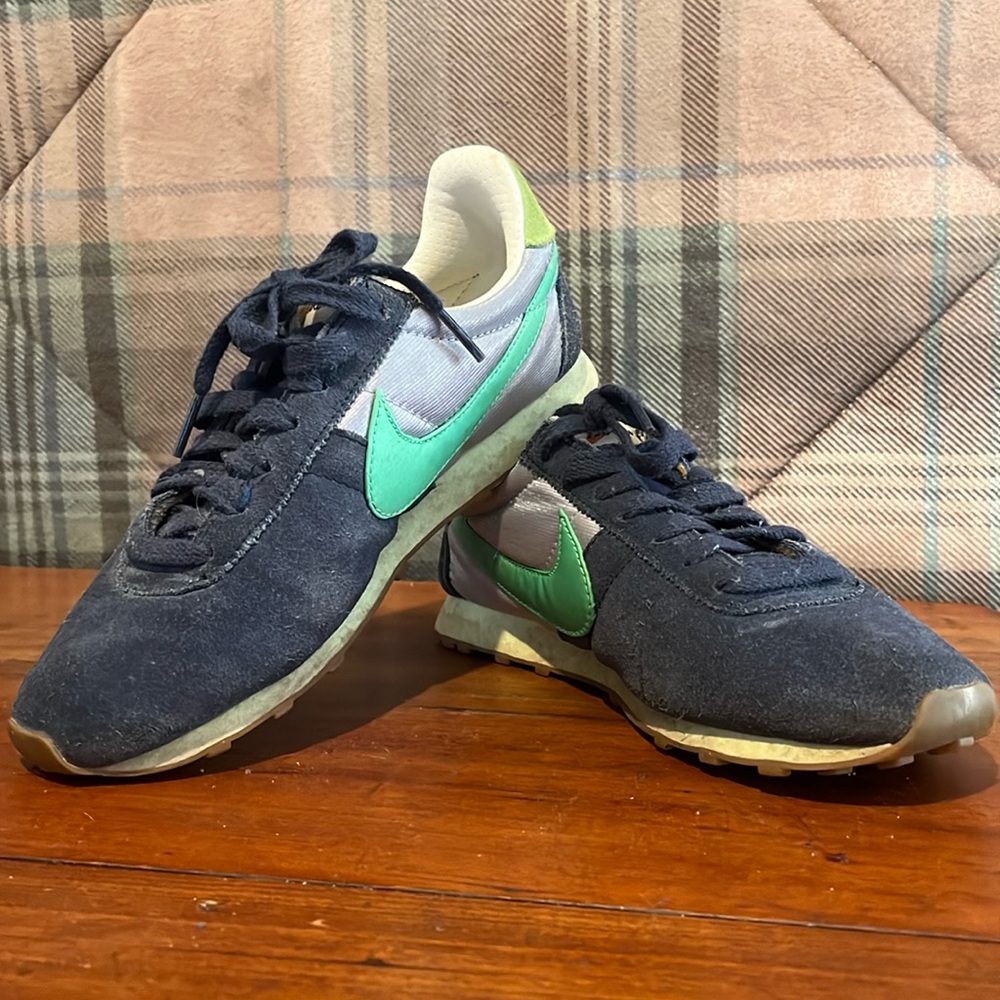 Nike sneakers, blue/green, suede running shoe, size 6